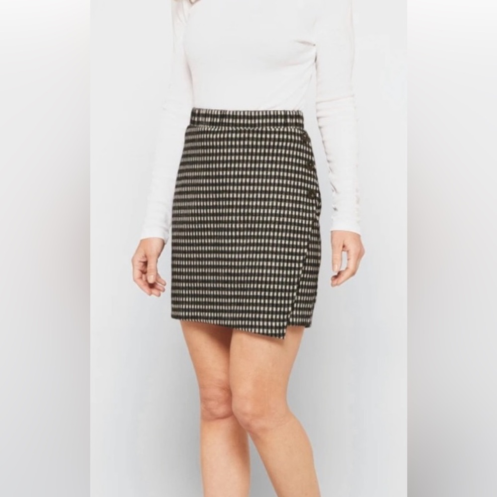 Sanctuary Daria Button Detail Mini Skirt Brown/Black Print Size Medium.  NWT